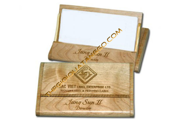 Hộp gỗ đựng Name Card khắc Laser - Công Ty TNHH Sản Xuất Thương Mại Dịch Vụ Thế Giới Quà Tặng Gỗ